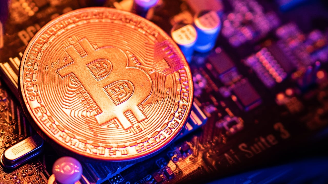 ABD Gümrük Tarifeleri: Çinli Bitcoin Madenciliği Devleri ABD'ye Kayıyor