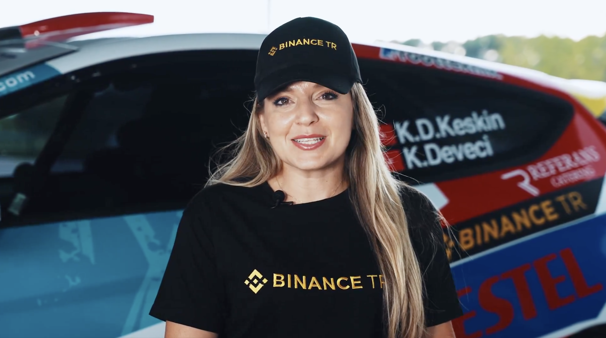 Binance TR, Engelli Kadın Ralli Pilotu Kübra Denizci Keskin'e Sponsor Oluyor
