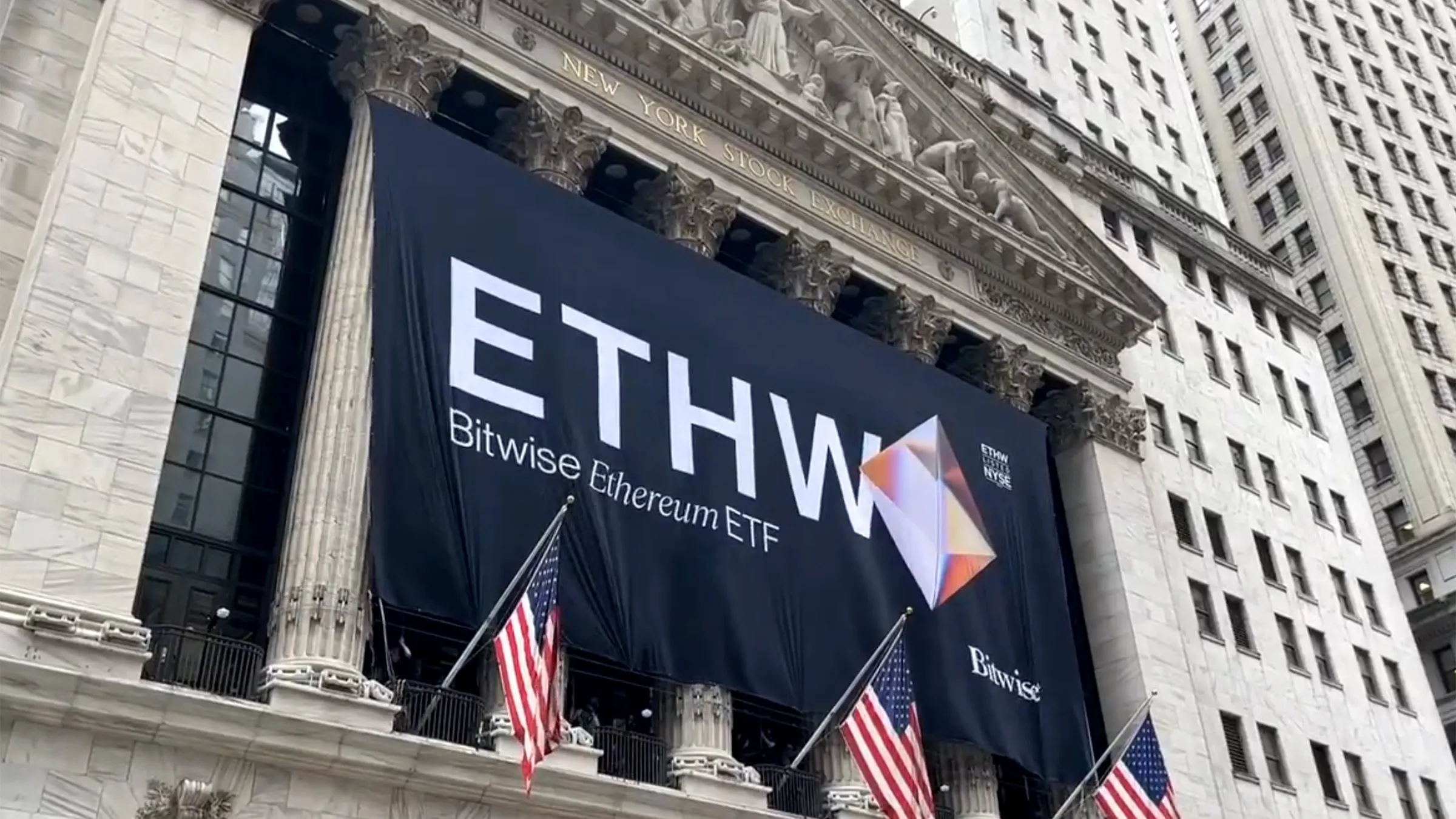 Kurumsal Yatırımcılar Ethereum ETF'lerine Akın Ederken Bitcoin ETF'lerinden Çekiliyor