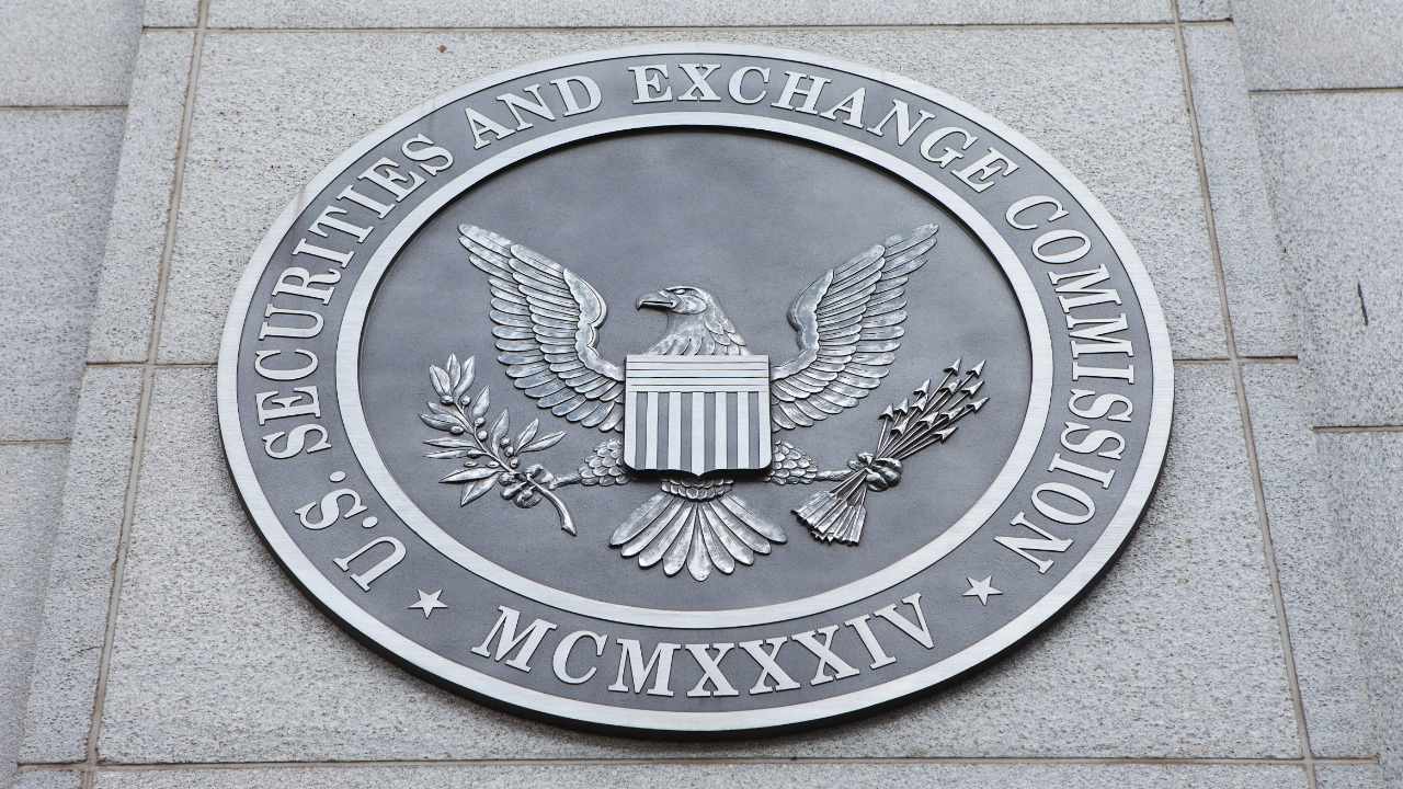 SEC’den Bitcoin ve 4 Altcoin İçin Önemli Karar: Askıya Alındı